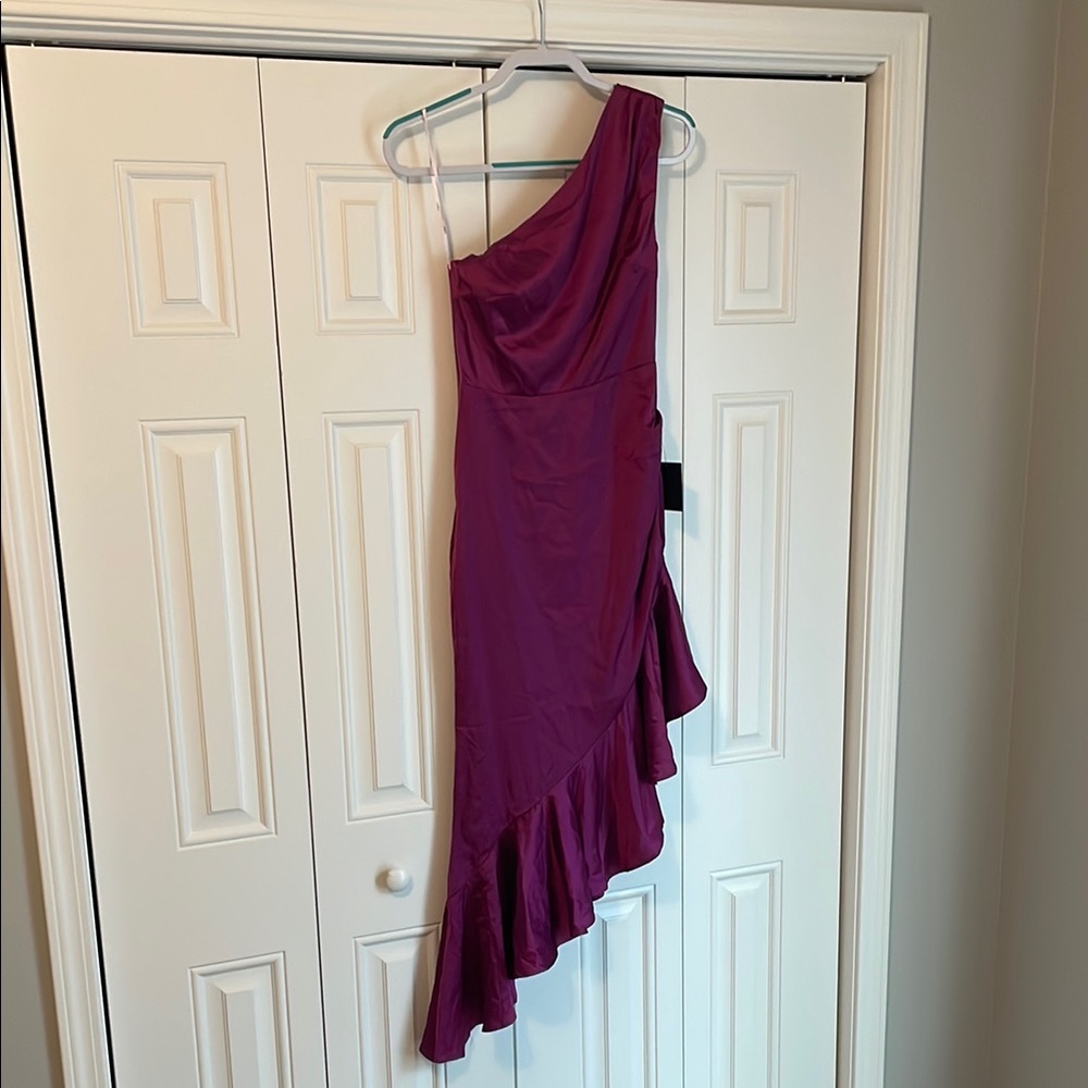 NEW LULU’S One-Shoulder Purple / Magenta Dress